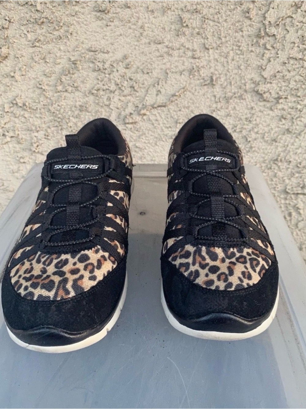 Skechers Women’s Size 8.5 Black Leopard Print Air-Cooled Memory Foam Sneakers